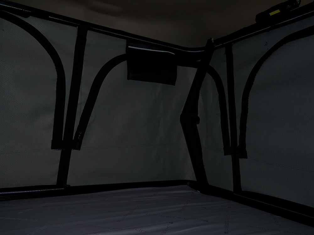 完全遮光を実現したテント地